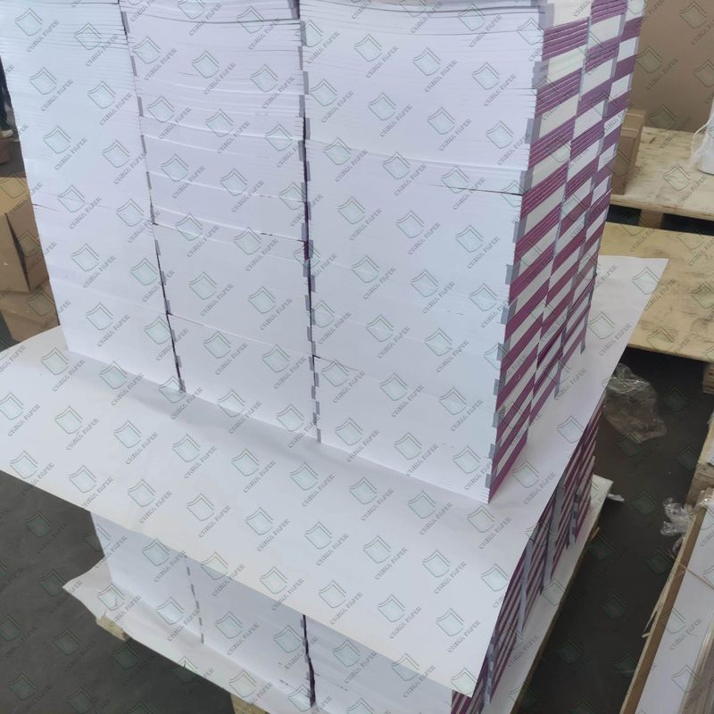 Powierzchnia węglowa NCR 45-80GSM Precyzja i czystość Profesjonalny papier bezwęglowy dla wszystkich potrzeb