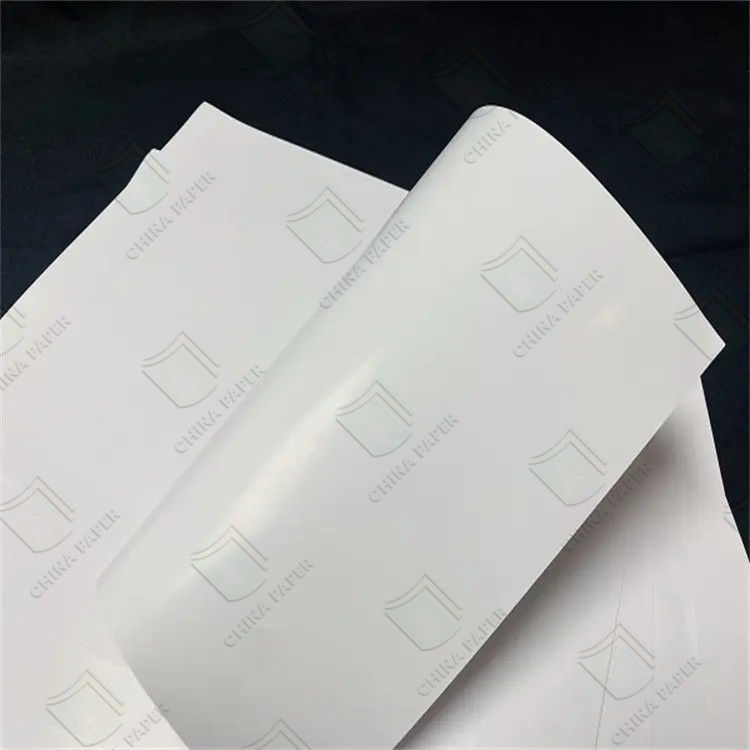 115GSM 700*1000MM 620*890MM C2S Kunstpapier Glanzend Voor Poster- of tijdschriftdrukken
