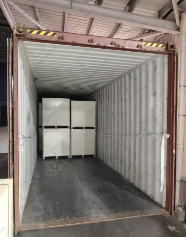 100% masy papieru nienasyconego / mieszane masy papieru Kraft Rolls For Carton Box Packaging