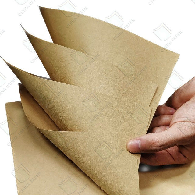 100% masy papieru nienasyconego / mieszane masy papieru Kraft Rolls For Carton Box Packaging