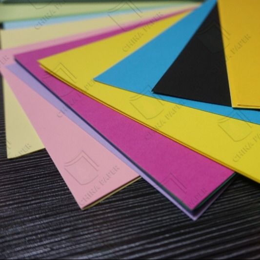 Kleurplaat Hoge helderheid Verschillende kleuren voor kinderen DIY Kleurpapier 80gm Offset Printing Kleurpapier