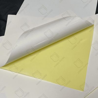 80 g/90 g/120 g waterdicht zelfklevend etiketpapier voor productbranding en verzending