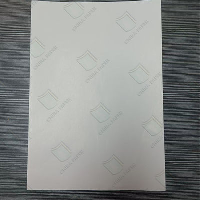 Spiegelbeschichtetes Aufkleberpapier mit gelbem Liner zurückgeschnitten