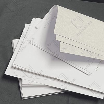 Langlebige Duplexplatten 180-500gm Recyclingholzzzellstoff Grauer Rücken für Einzelhandelsbildschirme
